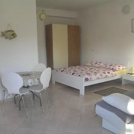 Apartman Deda