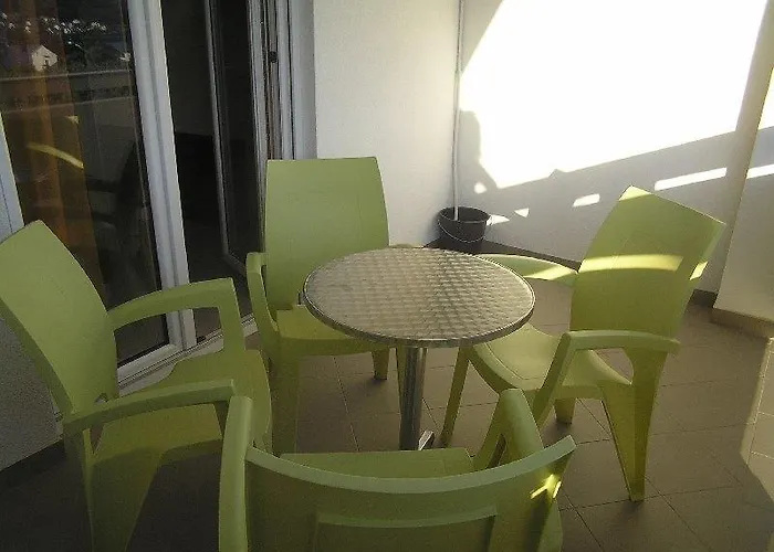 Apartman Deda *